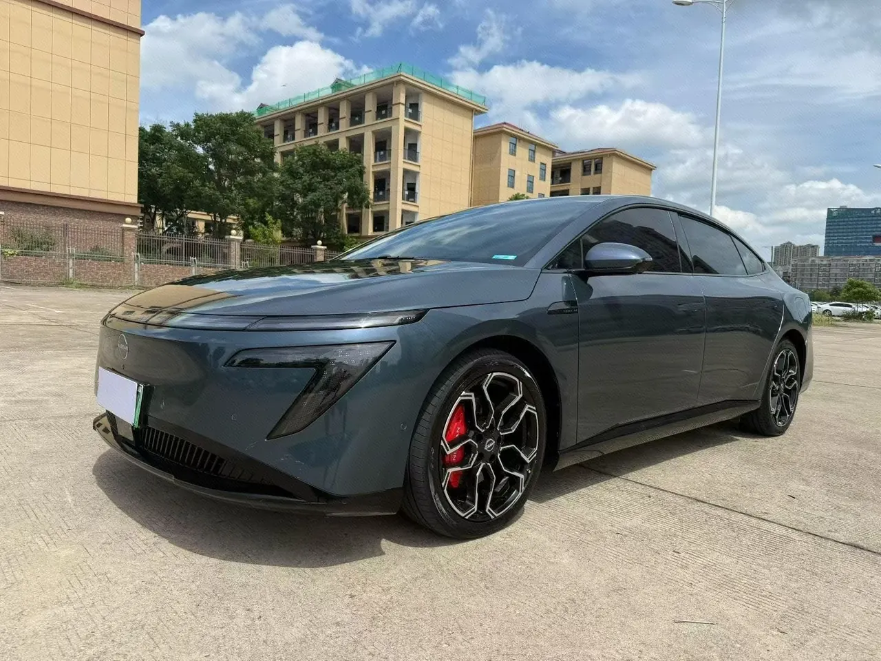 Nissan 2025 N7 625 Max Automatic - View 1