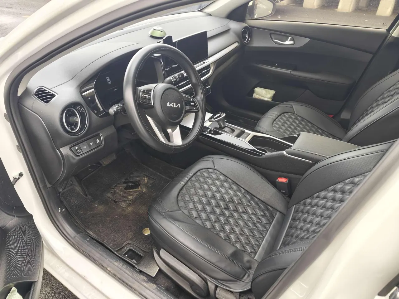 Kia 2024 K3 1.5 Stepless Comfort Premium Edition Automatic Gear 6