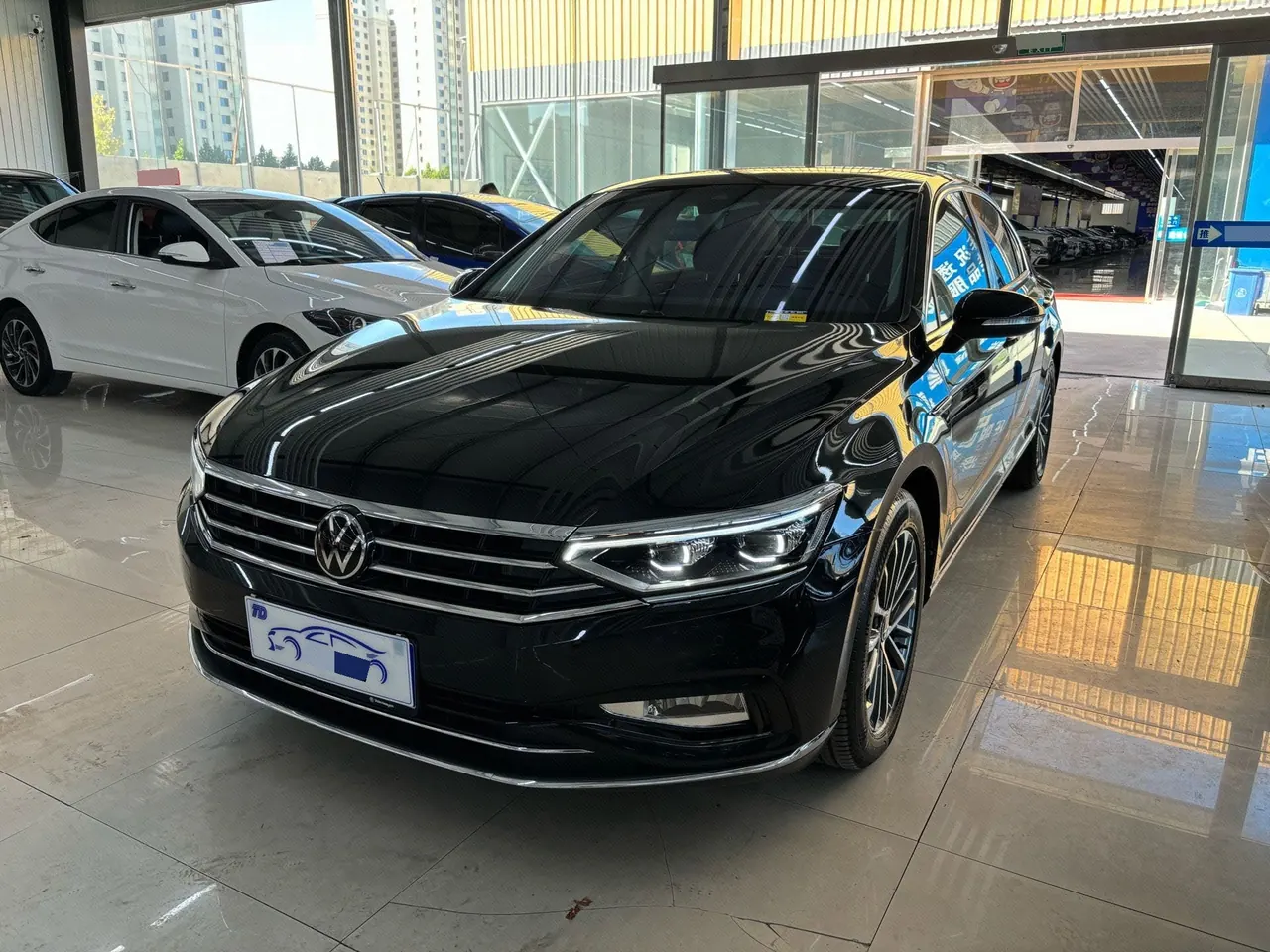 Volkswagen 2020 Magotan 2.0TSI 380TSI Luxury Automatic - View 1