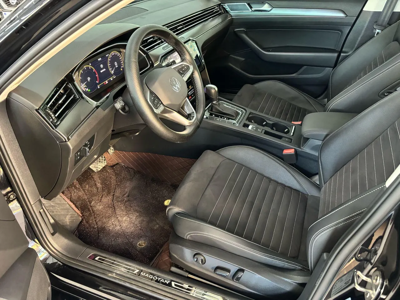 Volkswagen 2020 Magotan 2.0TSI 380TSI Luxury Automatic 5