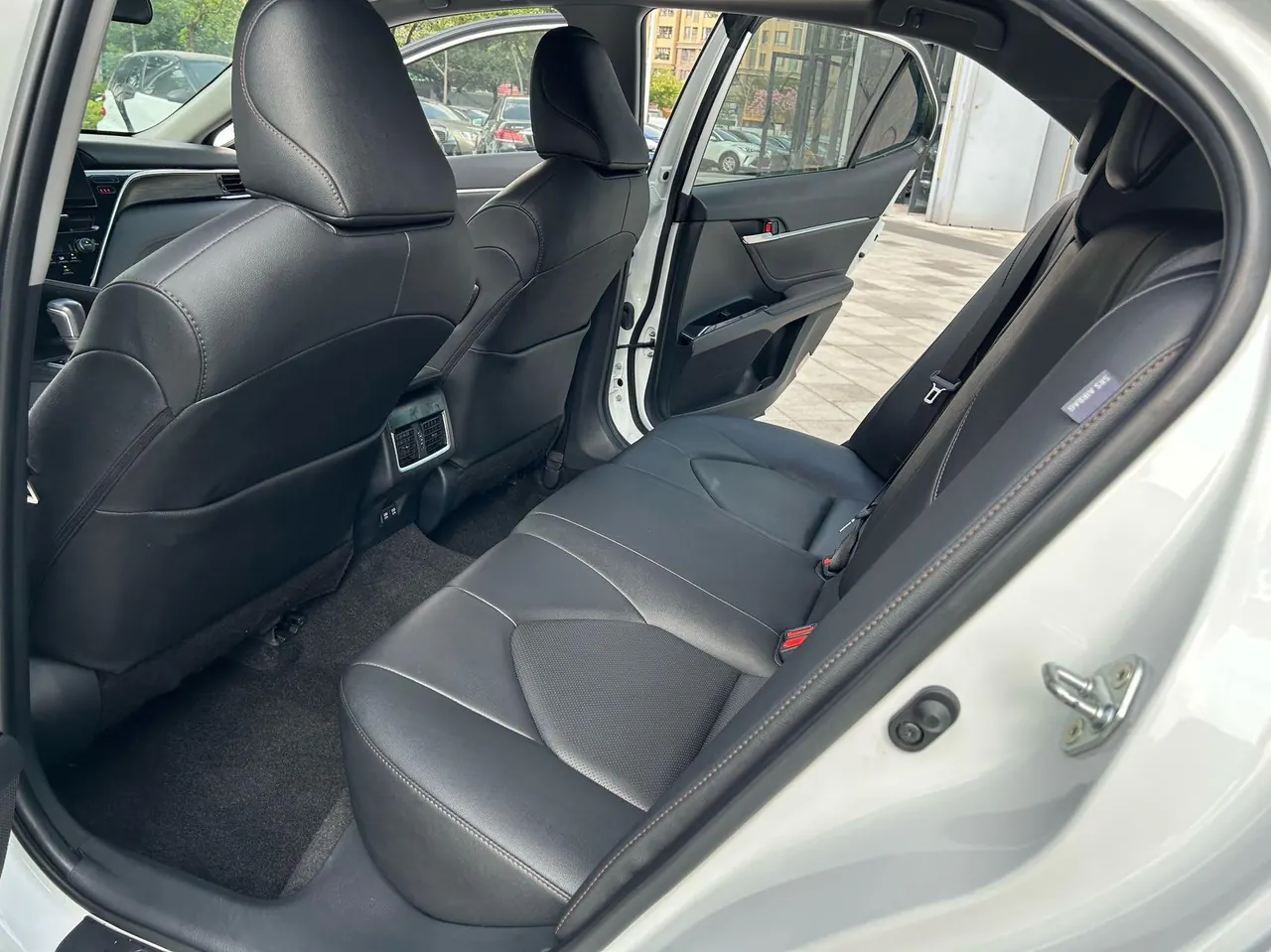 Toyota 2021 Camry 2.0G Stepless Deluxe Edition Automatic Gear 5