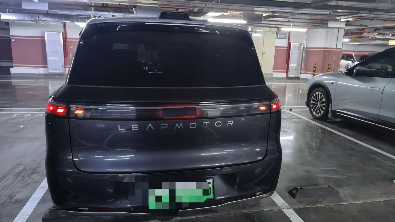Leapmotor 2026 D 19 500 Zhizun Edition 6-seat Automatic Gear 6