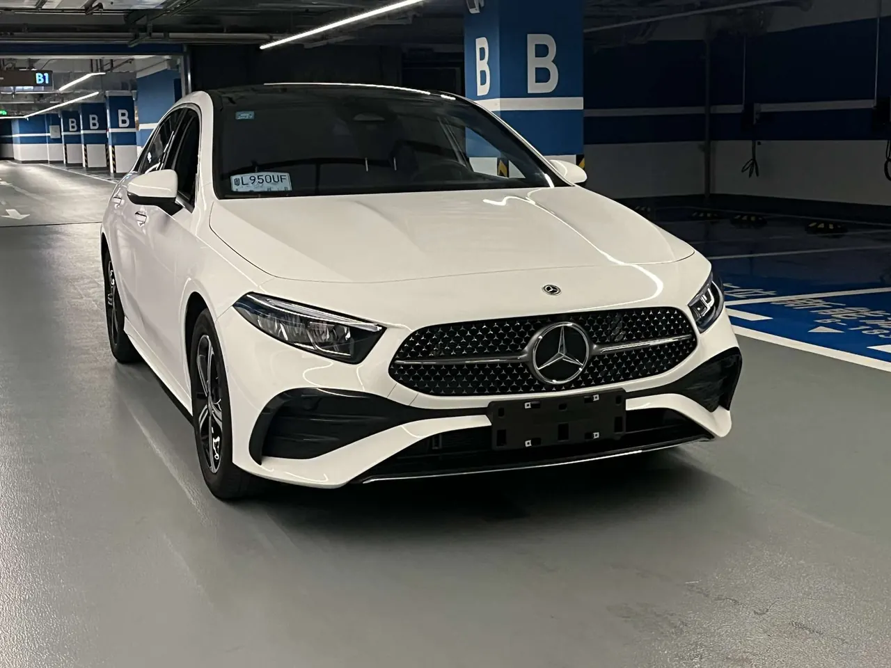 Mercedes Benz Class A 2025 A 200 L 1.3T Fashion Automatic Gear 3