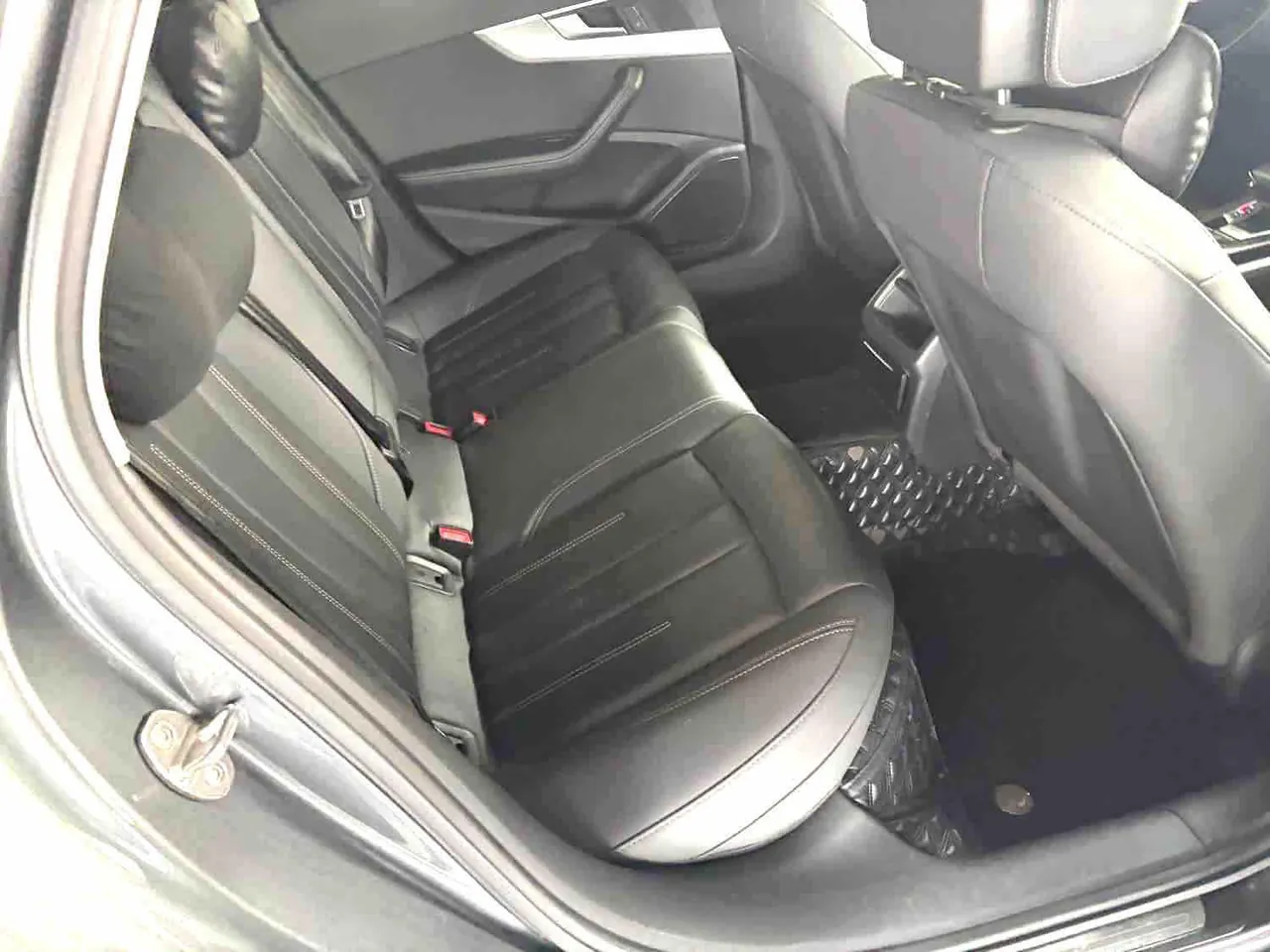 Audi 2020 A4L 2.0TFSI 40TFSI Fashion Elegant Automatic 6