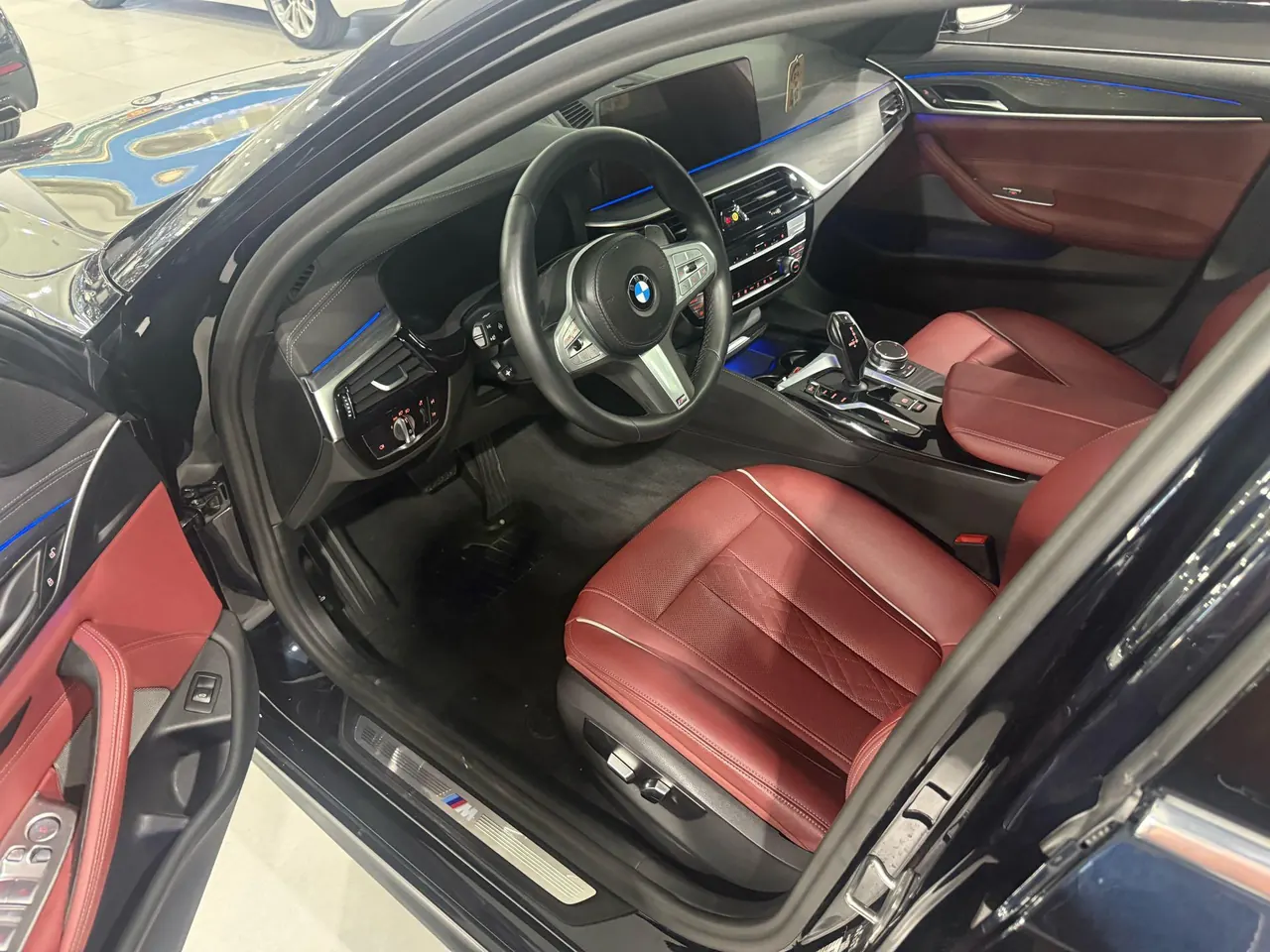 BMW 5 Series 2022 530Li 2.0T Leading Luxury Suit (Change 2) Automatic Gear 2