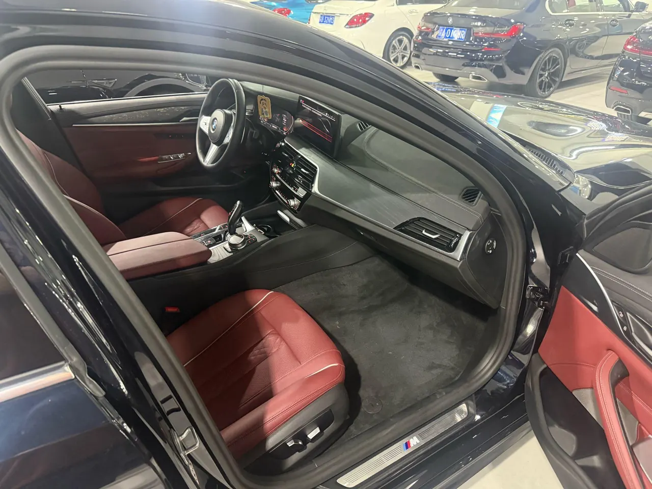 BMW 5 Series 2022 530Li 2.0T Leading Luxury Suit (Change 2) Automatic Gear 5