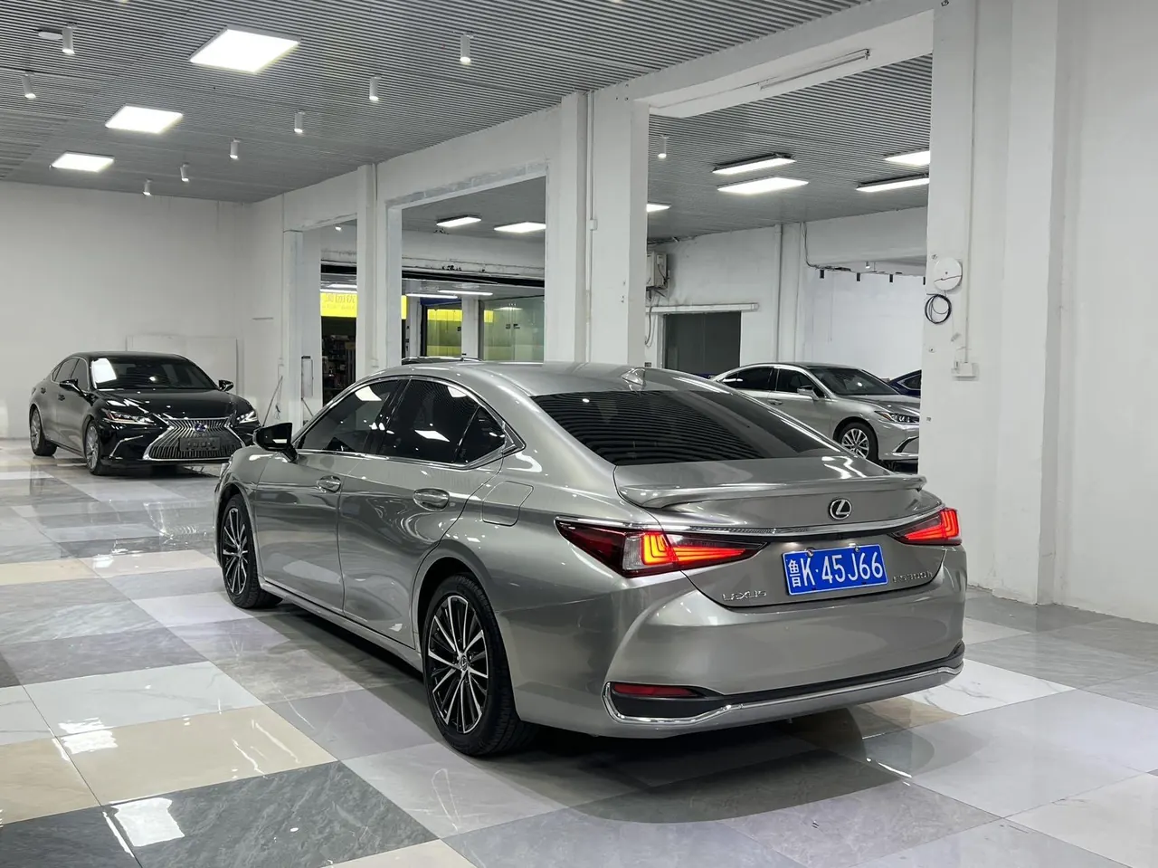 Lexus ES (Imported) 2022 ES300h 2.5 Stepless Premium Edition Automatic Gear 3