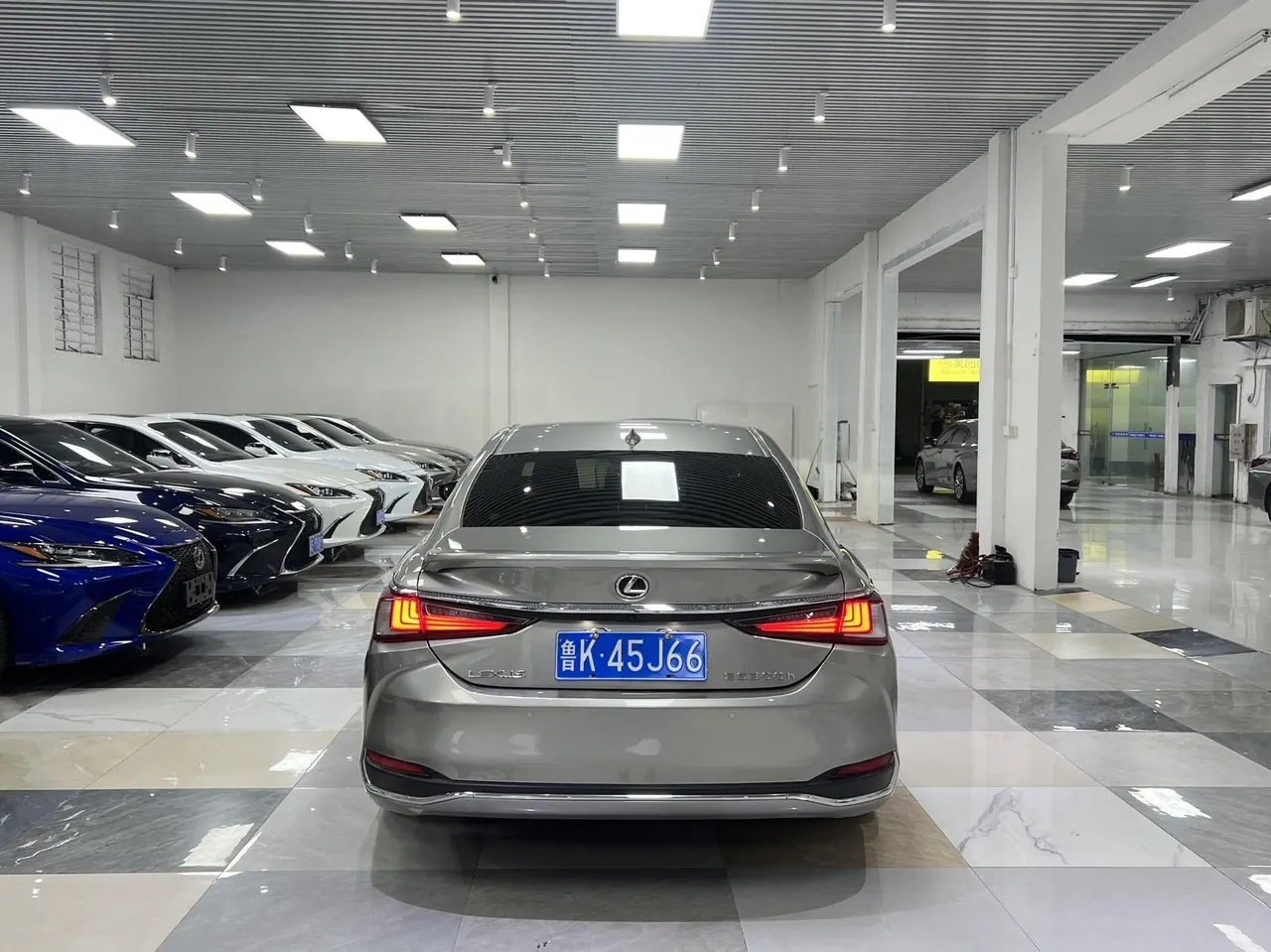 Lexus ES (Imported) 2022 ES300h 2.5 Stepless Premium Edition Automatic Gear 4
