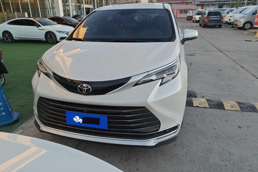 Toyota 2026 Sana 2.5 Stepless Four-wheel Drive Premium Edition Automatic Transmission 3