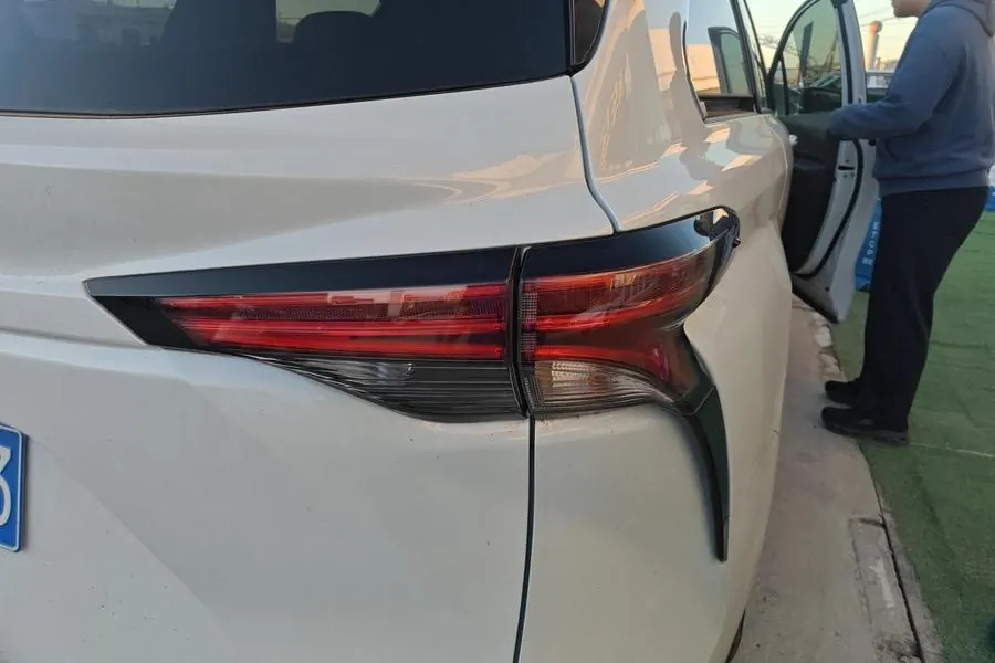 Toyota 2026 Sana 2.5 Stepless Four-wheel Drive Premium Edition Automatic Transmission 5