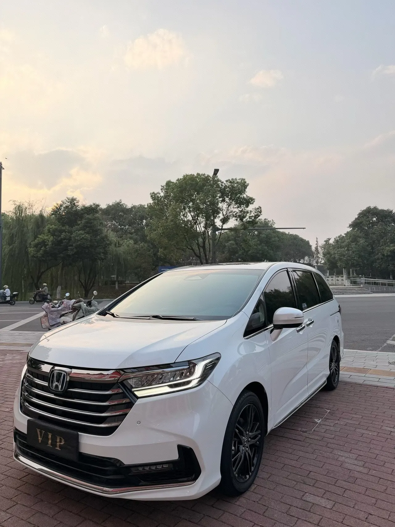 Honda 2024 Odyssey Hybrid 2.0 Stepless Sharp Extreme Edition Automatic Gear - View 1