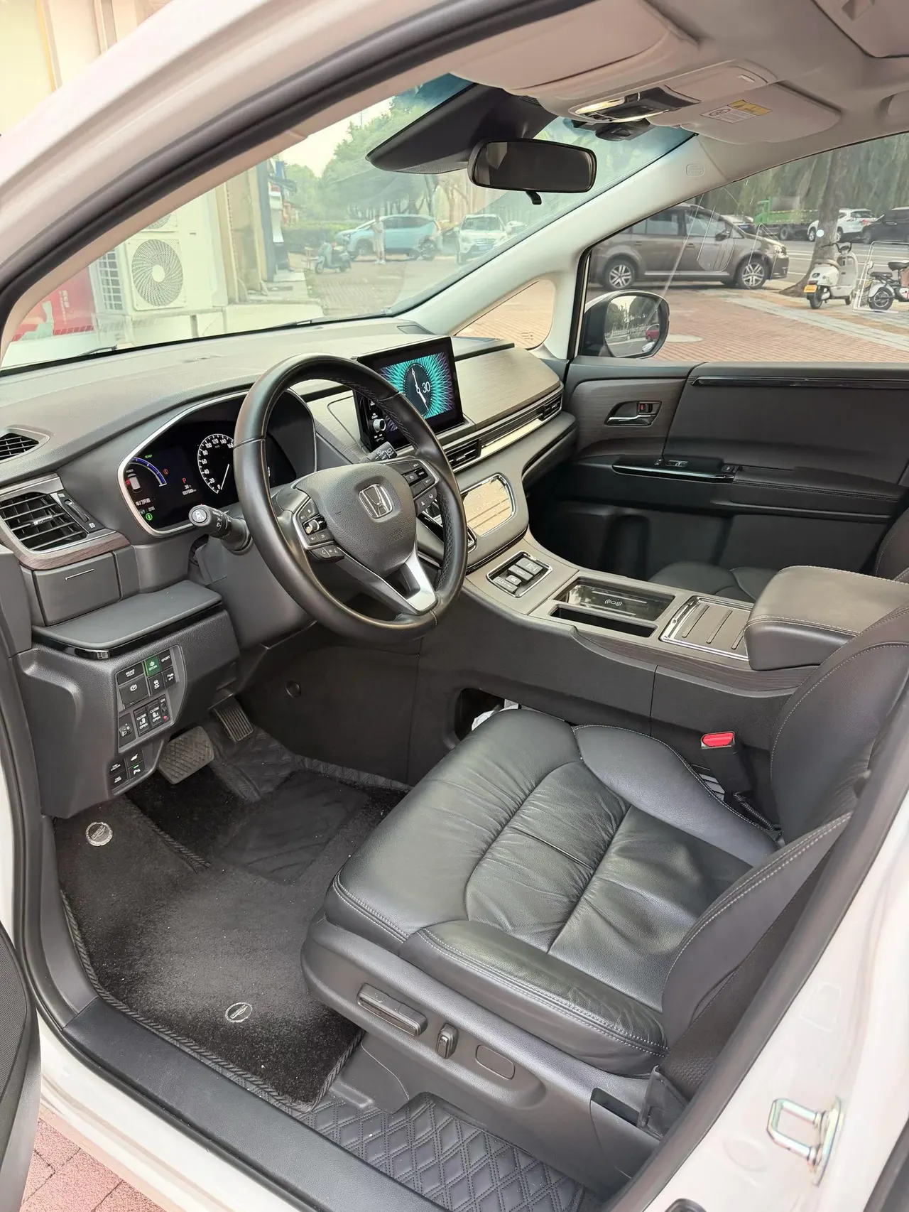 Honda 2024 Odyssey Hybrid 2.0 Stepless Sharp Extreme Edition Automatic Gear 5