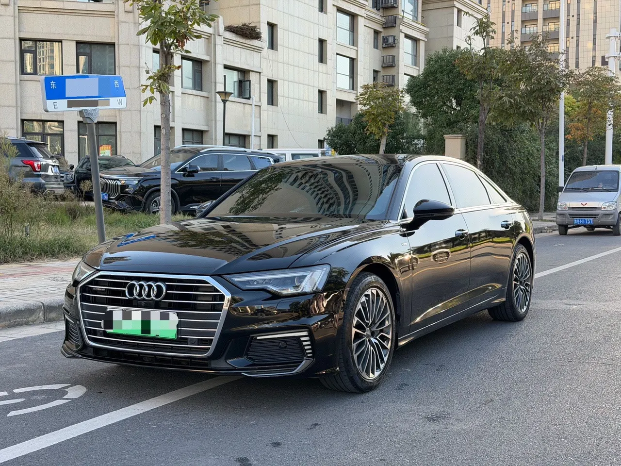 Audi 2020 A6L e-tron 2.0TFSI 55TFSI e Quattro automatic - View 1