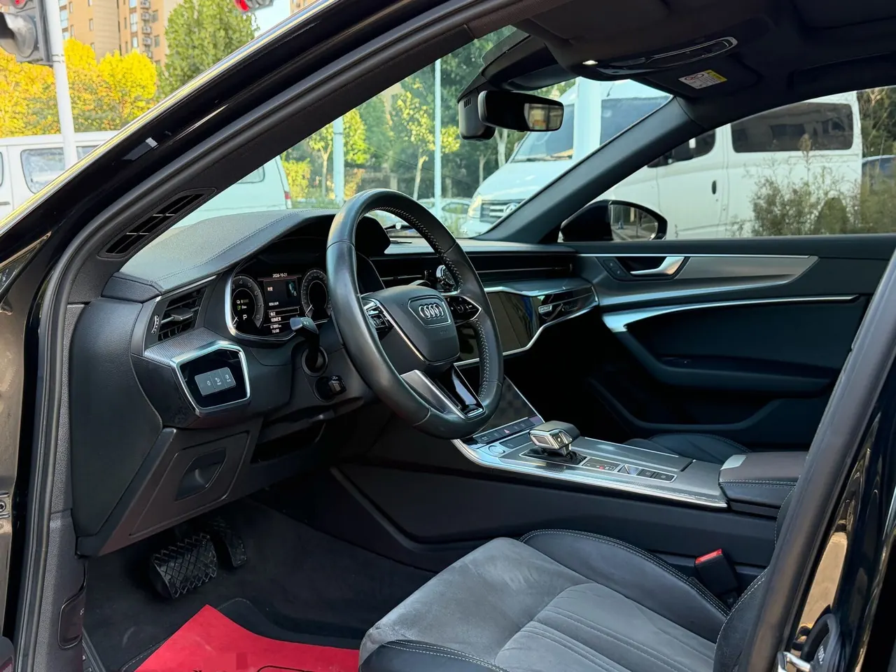 Audi 2020 A6L e-tron 2.0TFSI 55TFSI e Quattro automatic 4