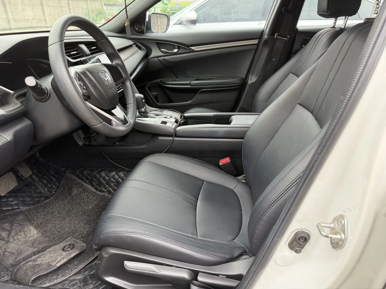 Honda 2021 Civic Hatchback 1.5T Stepless 220TURBO New Sharp Control Automatic Gear 2