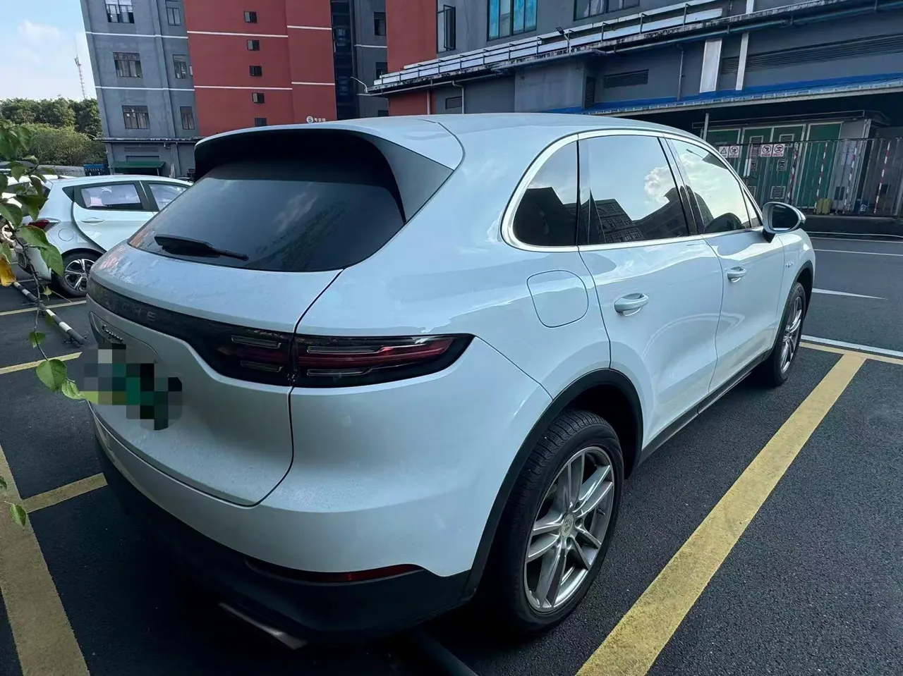 Porsche Cayenne New Energy (Imported) 2020 Cayenne Oil and Electric Hybrid 2.0T Automatic Gear 2