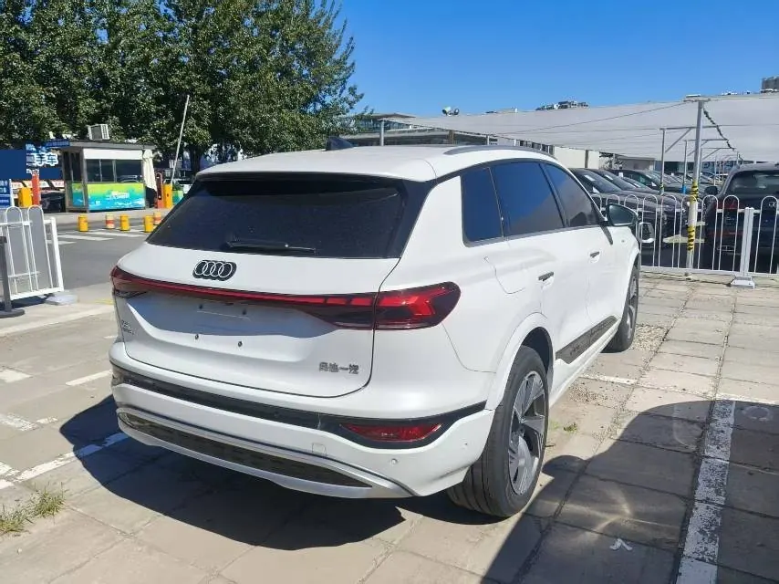 Audi 2025 Q6L e-tron Long Endurance Edition Automatic Gear 2