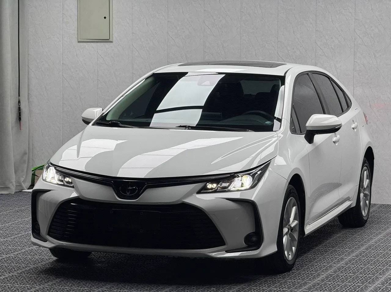 Toyota 2022 corolla 1.2T stepless pioneer PLUS version automatic gear - View 1