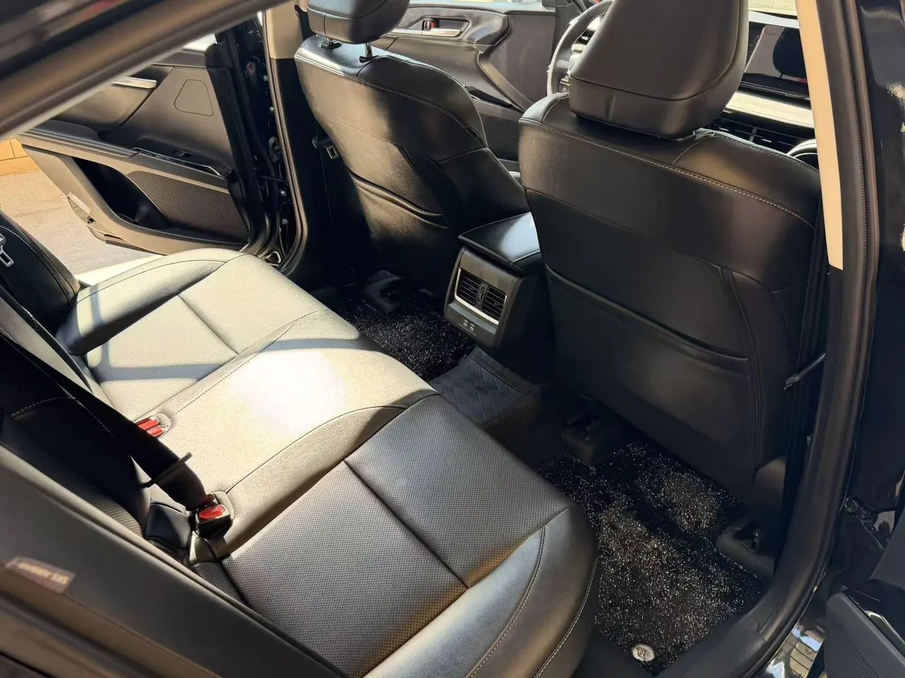 Toyota 2026 Camry Double Engine 2.0HSE Stepless Sports Lite Edition Automatic Gear 4