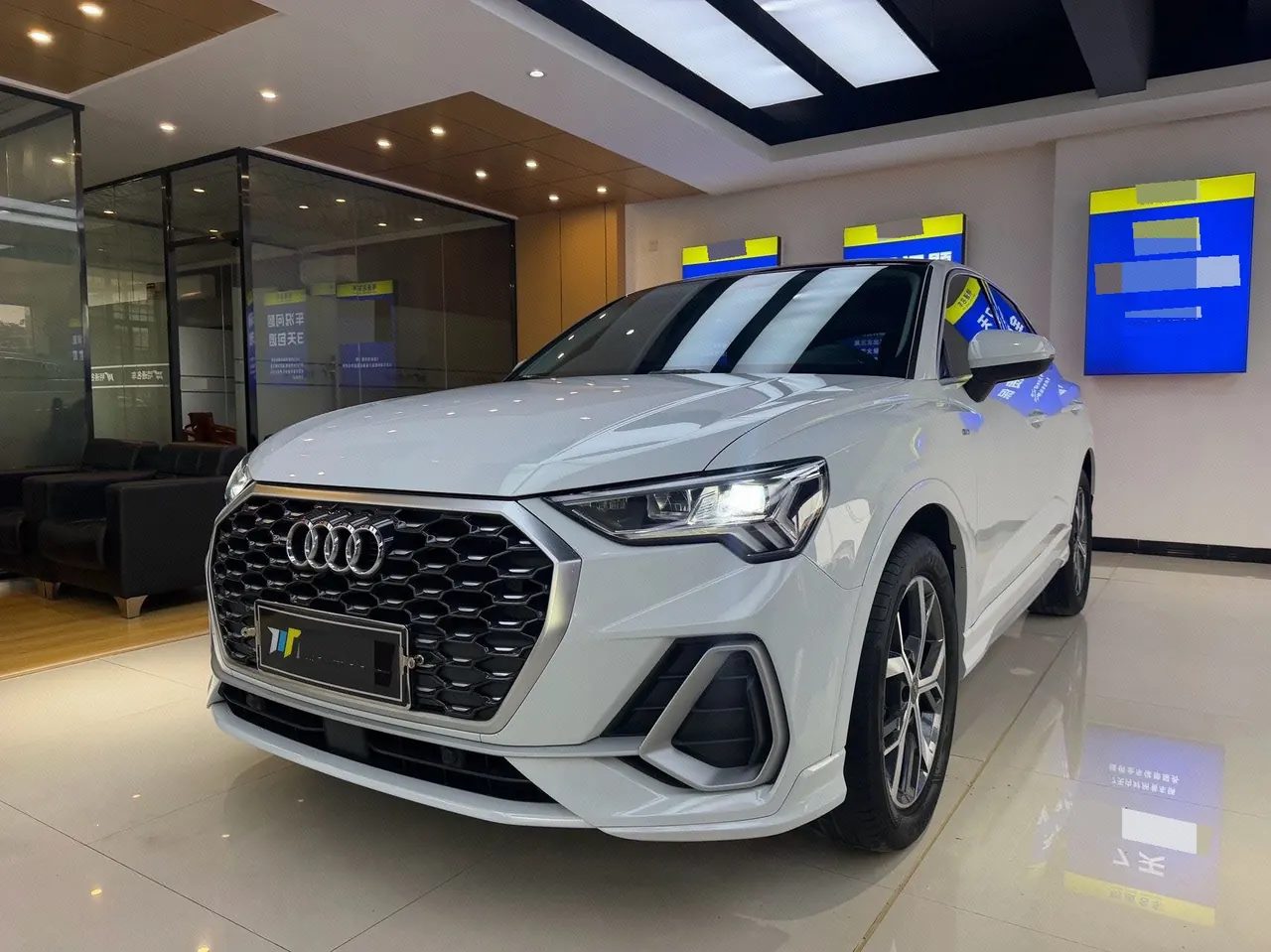 Audi 2020 Q3 Sportback 2.0TFSI 40TFSI Fashion Automatic - View 1