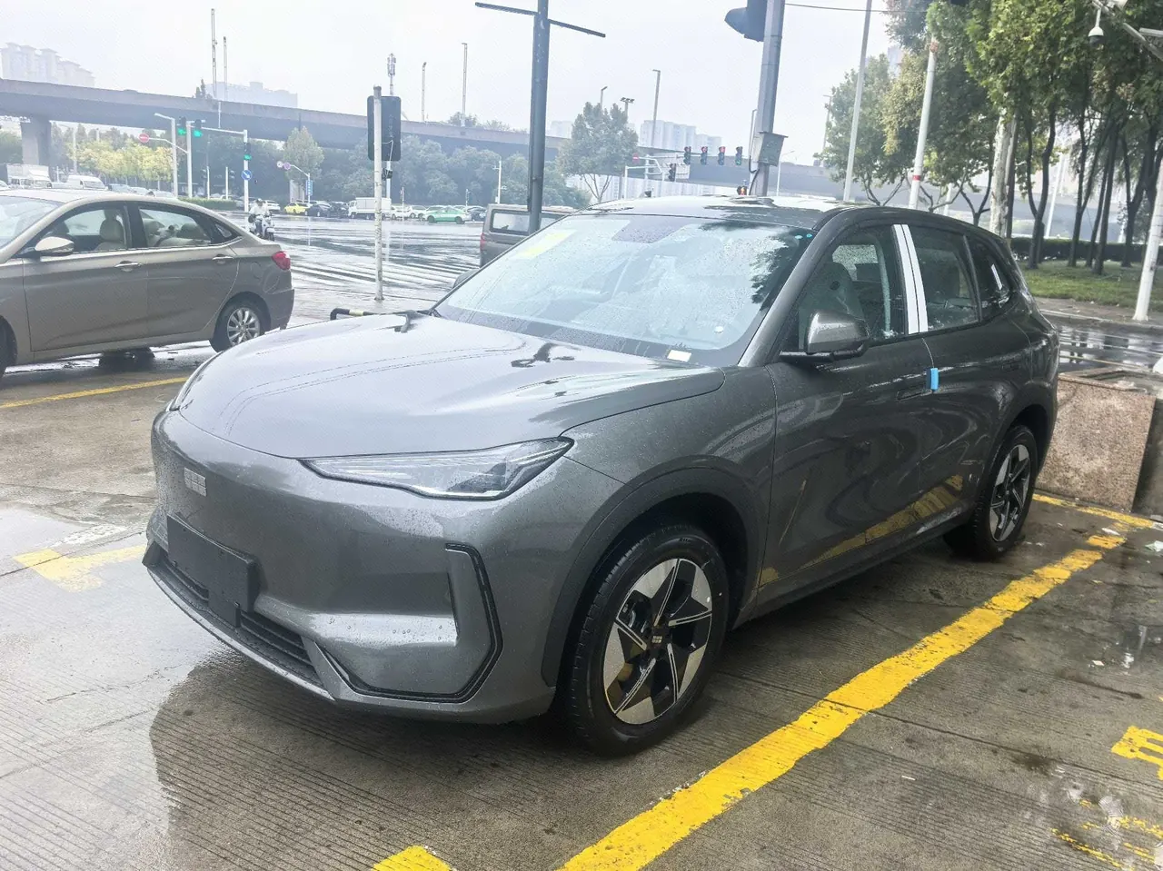 Geely Galaxy 2026 E 5 530km sailing version of automatic gear - View 1