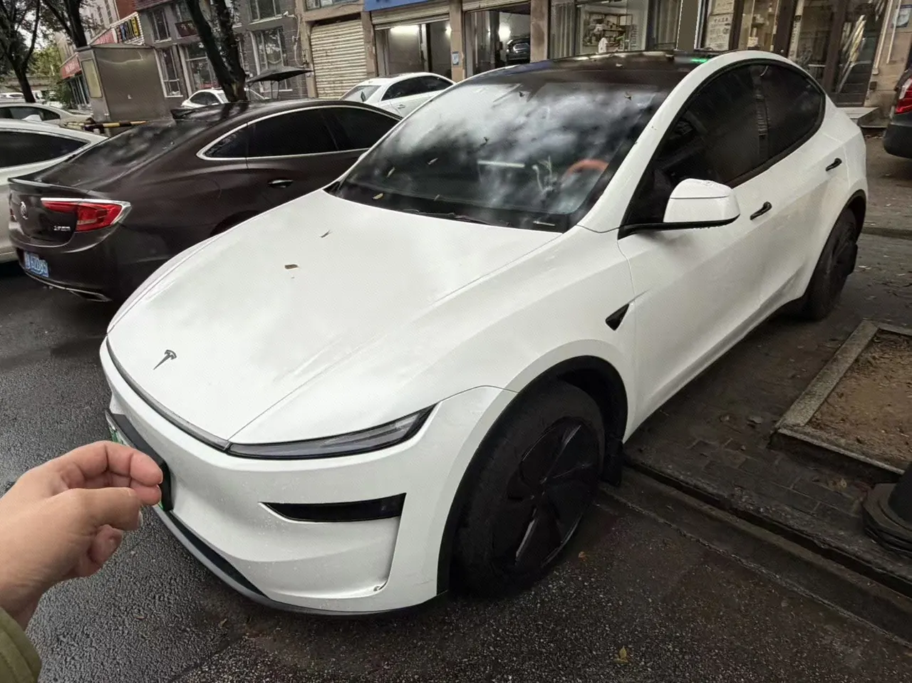 Tesla 2026 Model Y Rear-Wheel-Drive Automatic - View 1