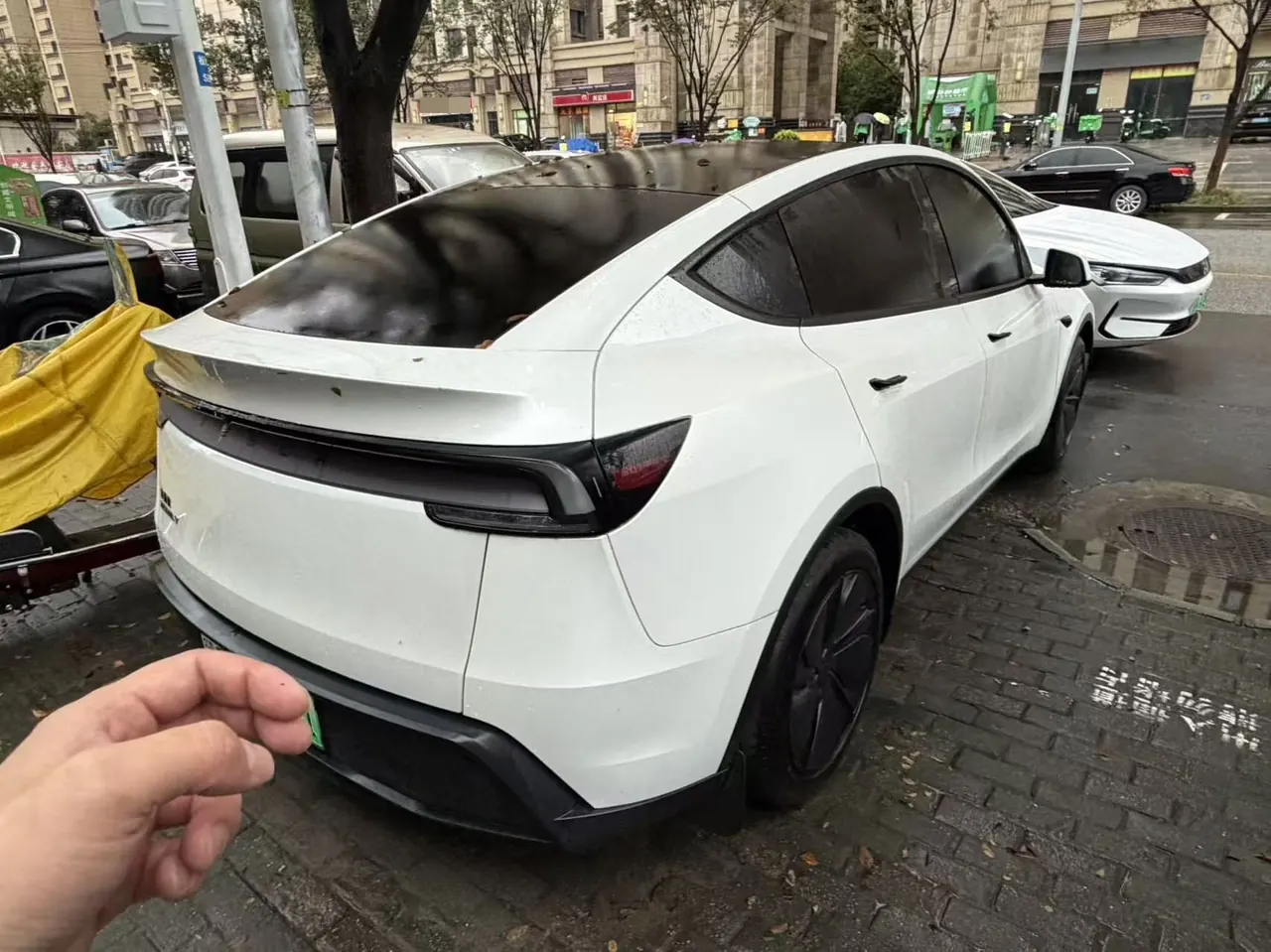 Tesla 2026 Model Y Rear-Wheel-Drive Automatic 5