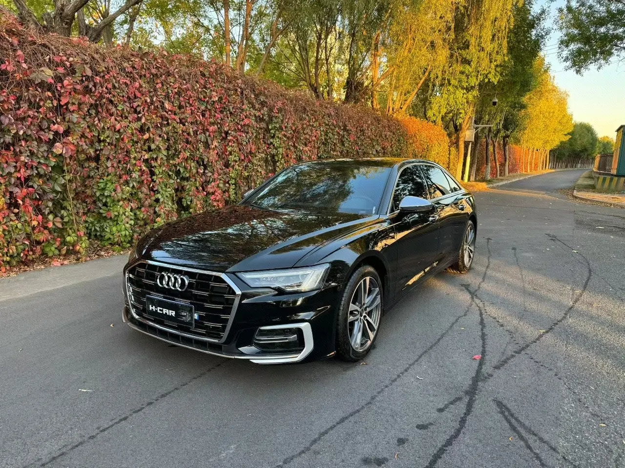 Audi 2024 A6L 2.0TFSI 40TFSI Deluxe Dynamic Automatic - View 1