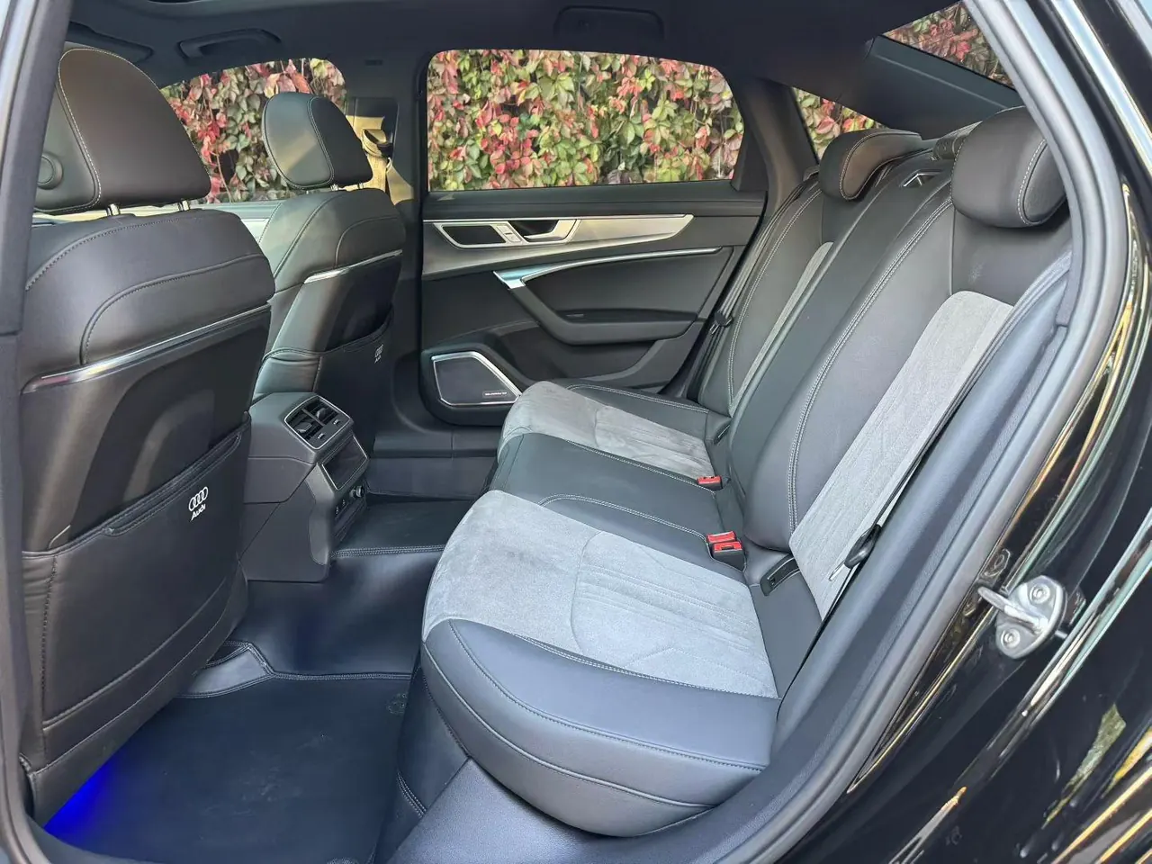 Audi 2024 A6L 2.0TFSI 40TFSI Deluxe Dynamic Automatic 6