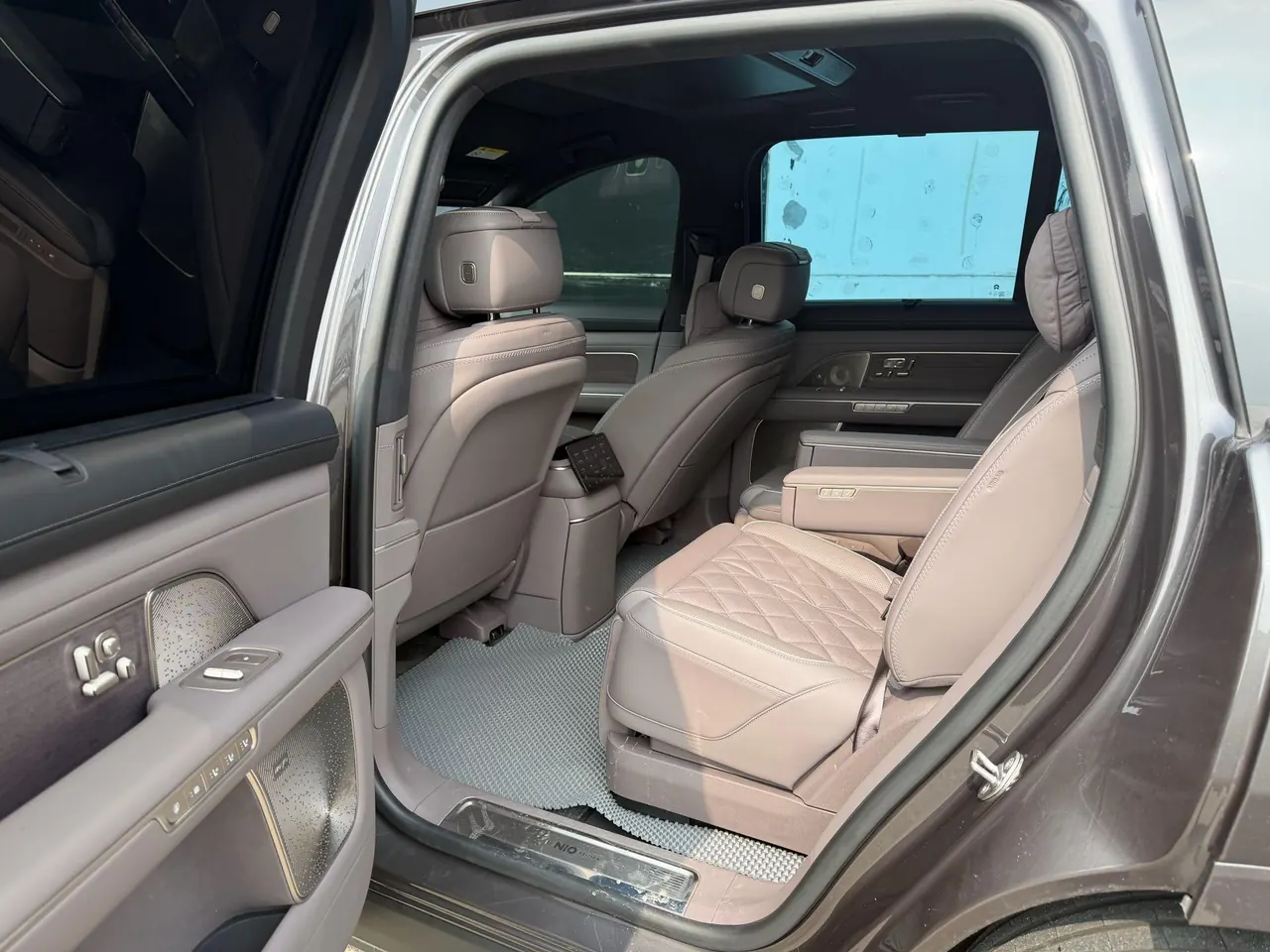NIO 2026 ES8 6‑Seater Executive Signature Edition Automatic Transmission 6