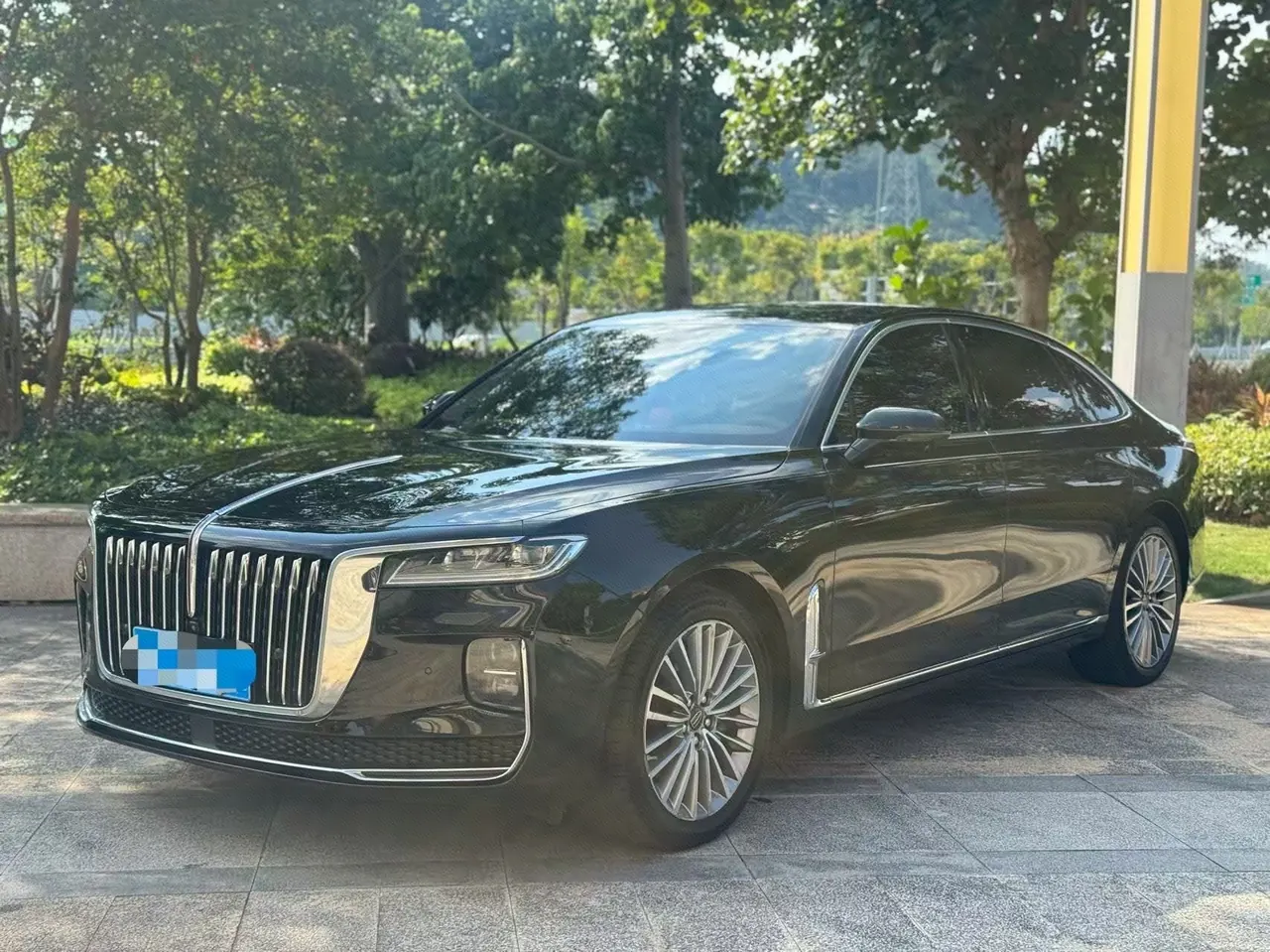 HongQi 2020 H9 48V 2.0T Zhilian Qi Chang Edition Automatic Gear - View 1