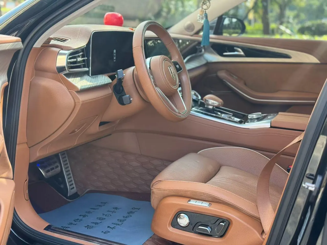 HongQi 2020 H9 48V 2.0T Zhilian Qi Chang Edition Automatic Gear 4