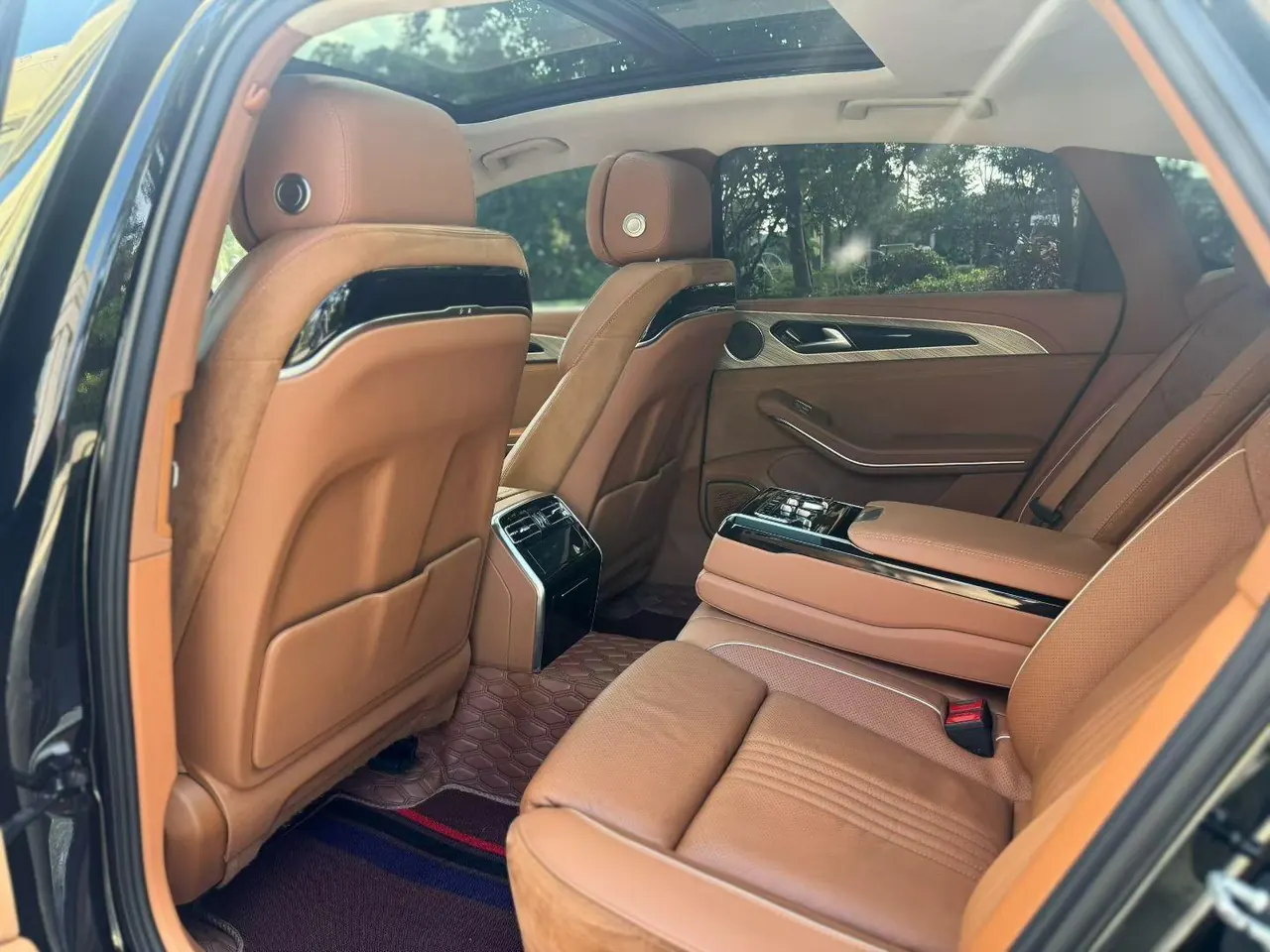 HongQi 2020 H9 48V 2.0T Zhilian Qi Chang Edition Automatic Gear 5