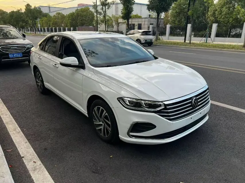 Volkswagen 2024 LaVida 1.5 5 Million Edition Automatic 3