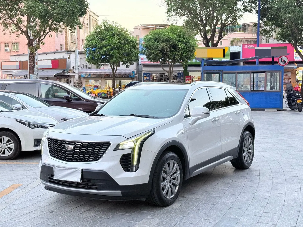 Cadillac 2020 XT4 2.0T 28T Two-Drive Leading Automatic Gear - View 1