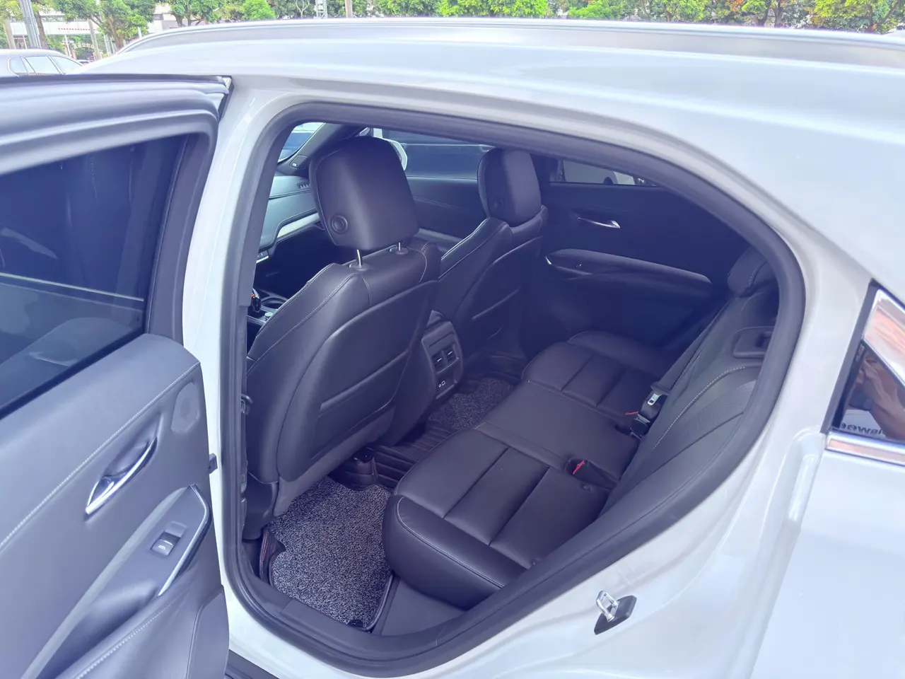 Cadillac 2020 XT4 2.0T 28T Two-Drive Leading Automatic Gear 6