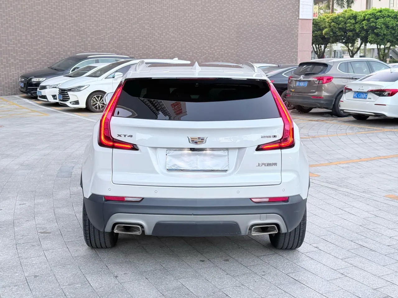 Cadillac 2020 XT4 2.0T 28T Two-Drive Leading Automatic Gear 8