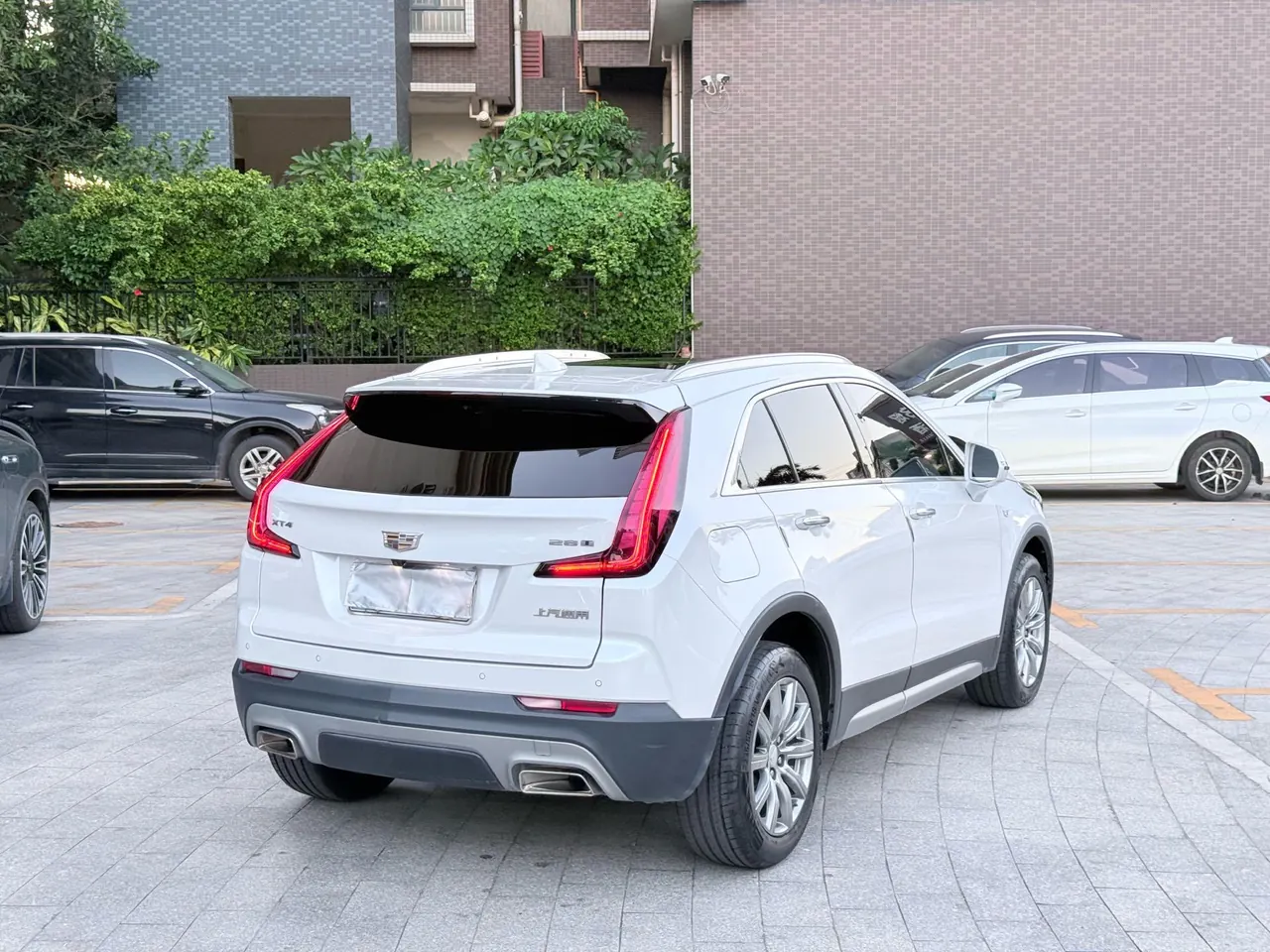 Cadillac 2020 XT4 2.0T 28T Two-Drive Leading Automatic Gear 9
