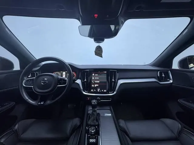Volvo V60 (Imported) 2020 V60 2.0T T5 Zhiyuan Sports Edition Automatic Gear 3