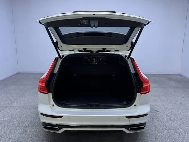 Volvo V60 (Imported) 2020 V60 2.0T T5 Zhiyuan Sports Edition Automatic Gear 7
