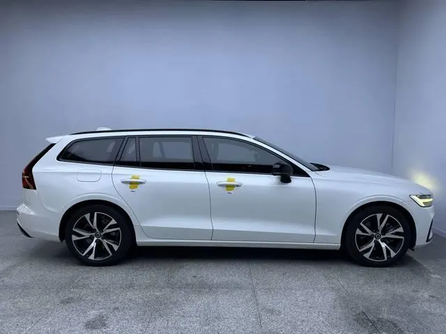 Volvo V60 (Imported) 2020 V60 2.0T T5 Zhiyuan Sports Edition Automatic Gear 8