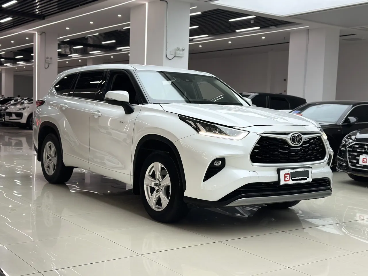 Toyota 2024 Highlander Dual Engine 2.5 Stepless Intelligent Electric Hybrid Four-wheel Drive Elite Edition 7-seat Automatic Transmission 3