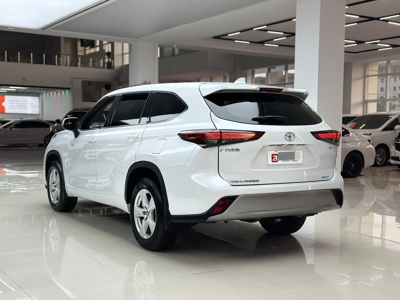 Toyota 2024 Highlander Dual Engine 2.5 Stepless Intelligent Electric Hybrid Four-wheel Drive Elite Edition 7-seat Automatic Transmission 8