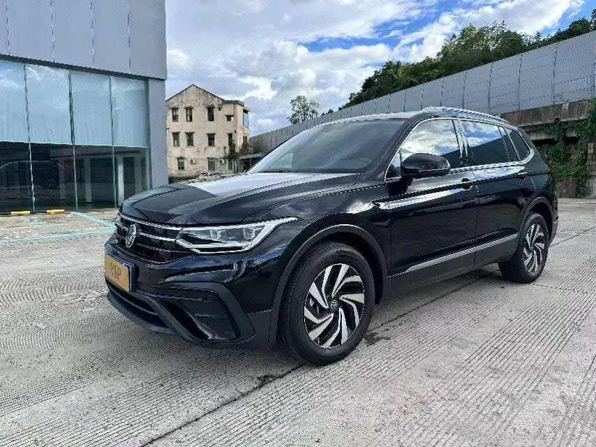 Volkswagen 2024 Tiguan L 1.5TSI 300TSI Two‑Wheel‑Drive Longteng Edition Automatic Transmission - View 1