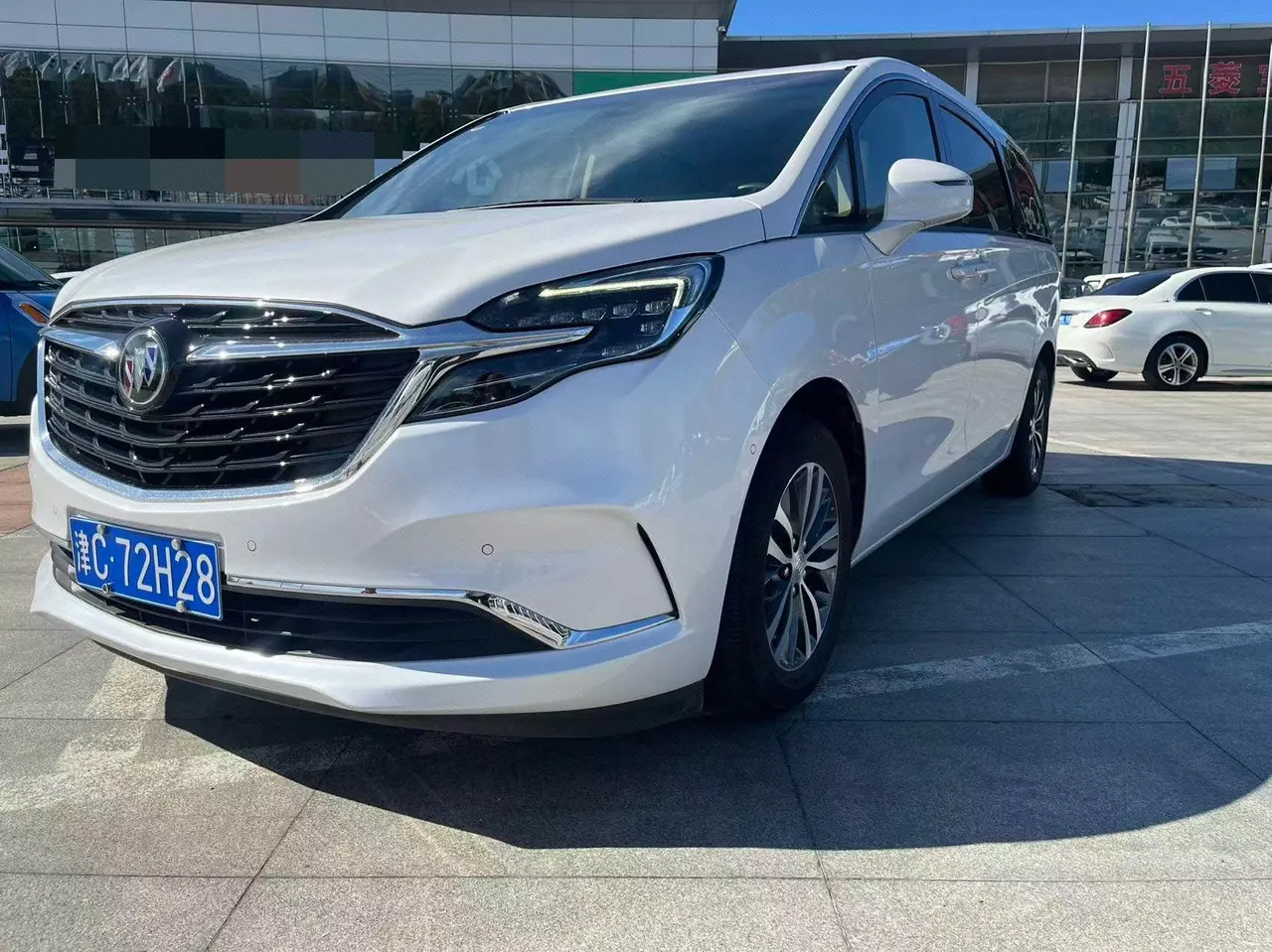 Buick 2020 GL8 ES Lu Zun 2.0T 653T Exclusive Automatic Gear - View 1