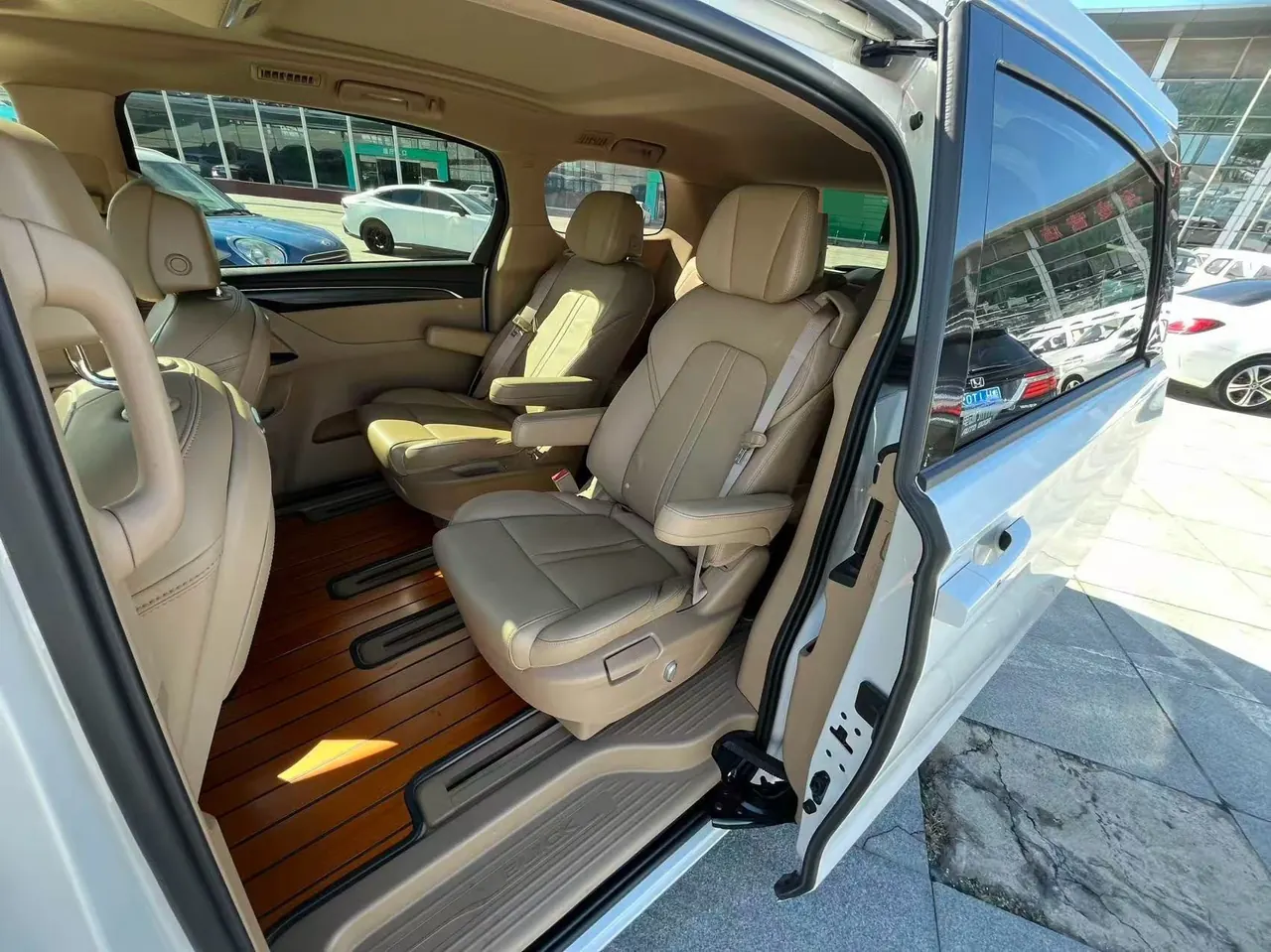 Buick 2020 GL8 ES Lu Zun 2.0T 653T Exclusive Automatic Gear 9