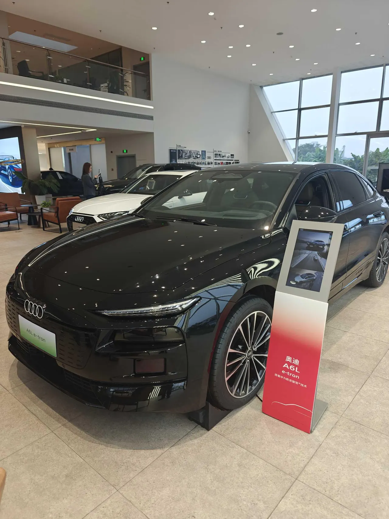 Audi 2026 A6L e-tron Starts Gan Kun Smart Driving Edition Automatic Gear - View 1