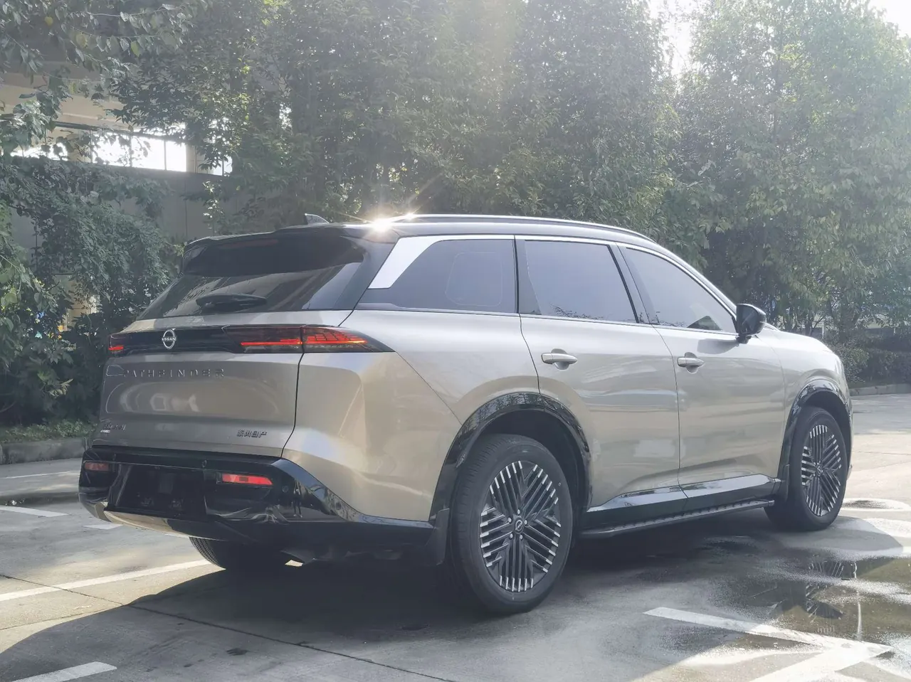 Nissan 2024 Land Exploration 2.0T 380VC-TURBO Four-wheel Drive Intelligent Driving Edition 6-seat Automatic Gear 7