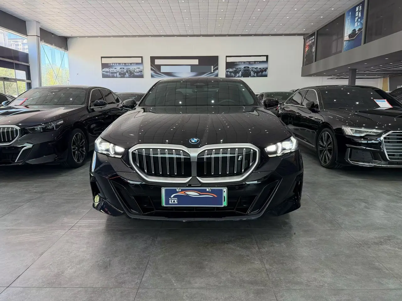 BMW 2024 i5 eDrive 35L M sports suit automatic gear 2
