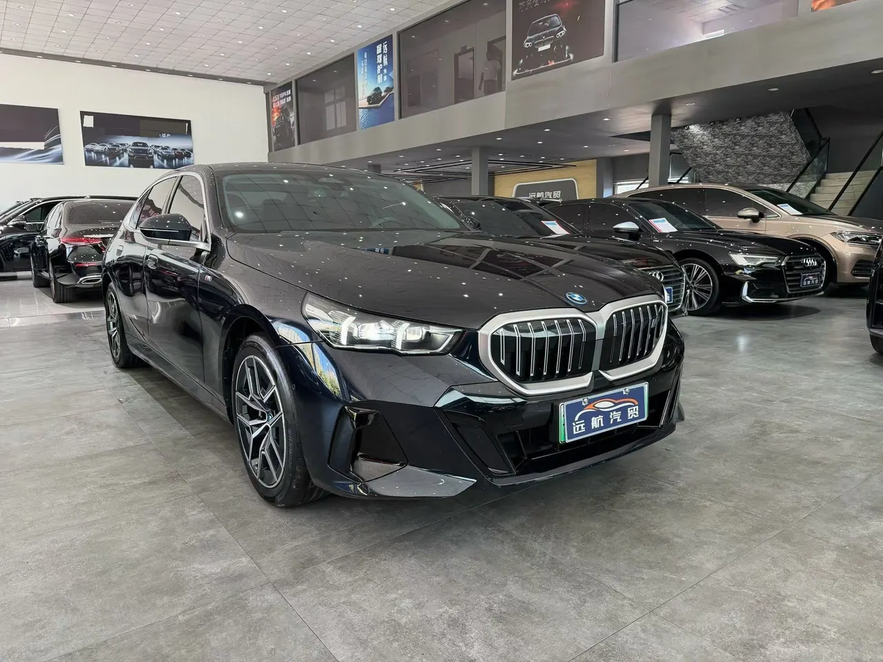 BMW 2024 i5 eDrive 35L M sports suit automatic gear 3
